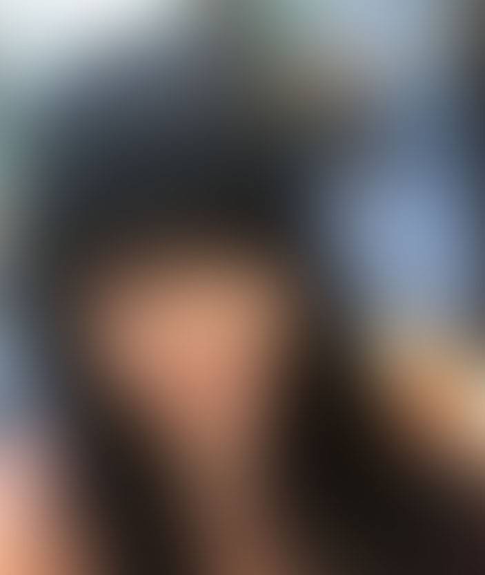 ممثلة تعترف بإهانتها نساء محجبات...
