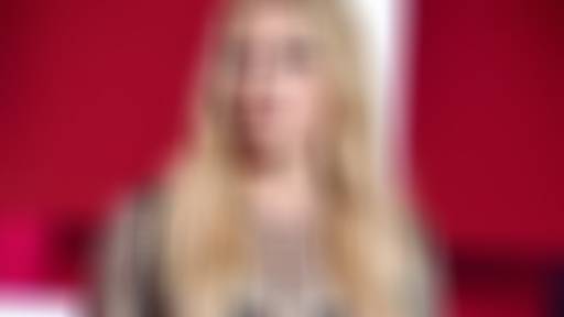 بالصور - نجمة تدافع عن تكبير اردافها: حرة بجسدي