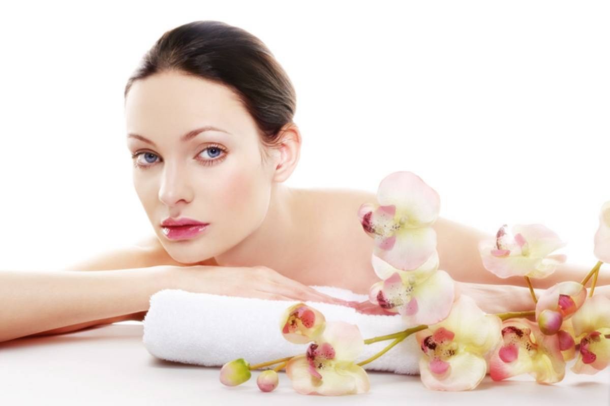 The Best
أفضل المستحضرات
لتألق بشرتك وعينيك وشبابهما