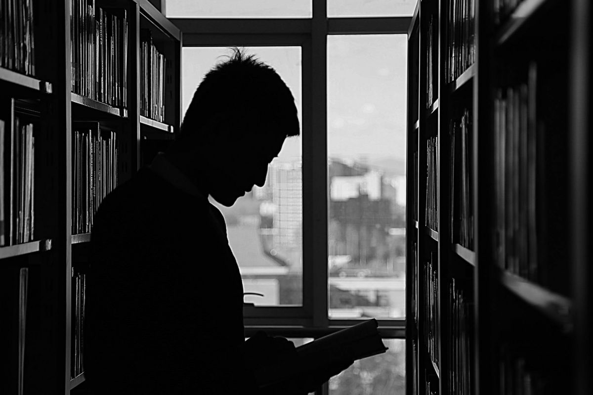 بالفيديو - إعلامي عربي شهير يصدم الجميع بخبر اعتزاله...من وصف بالذبابة والفاشلة؟