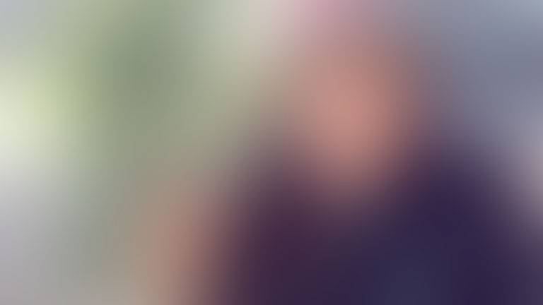 حدث مفاجئ - فنانة عربية تهرب من بلدها بطريقة غريبة... هل فعلت ذلك من أجل رجل؟