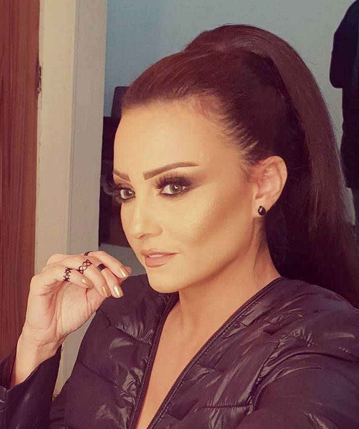 بالصورة –بشرى تشعل المواقع بصورتها من دون ماكياج... اكتشفوا ما تخفيه المستحضرات