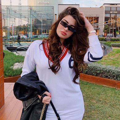 بعد خيانتها.. روان بن حسين تنتقم بقسوة وتنشر صوراً جريئة لحبيبة الشاب وعائلته وتفضح حياتهم الشخصية