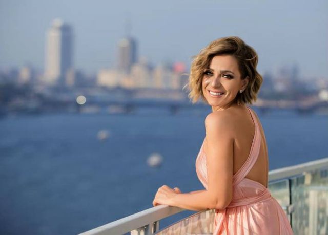 هجوم غير مسبوق على ريم البارودي ووصفها بـ