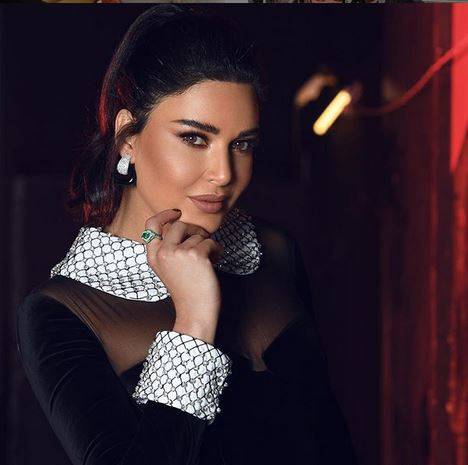 بالفيديو - شاهدوا سيرين عبد النور بدون مكياج.. إليكم اسرار جمالها وبشرتها النضرة