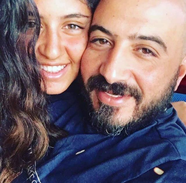 بالصور - طليق غادة عادل يهنئ ابنته بيوم ميلادها.. وهكذا احرجه الجمهور