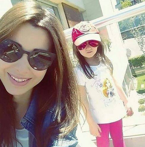 بالفيديو - إبنة نانسي عجرم تخطف الانظار بقصة شعرها. هل تشبهها؟