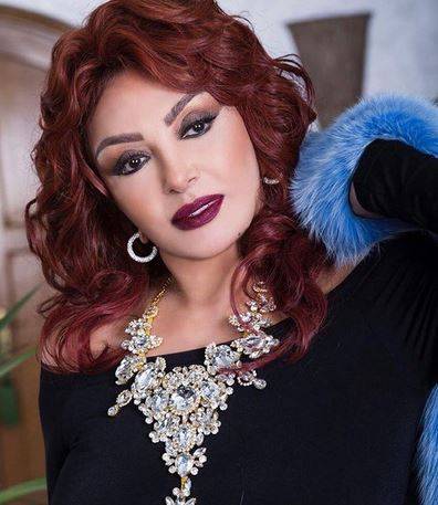 بالصور - نبيلة عبيد تخطف الأنظار في عامها الـ74.. وهذا ما فعلته لطرد العين