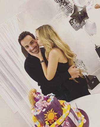 بالصور - هنا الزاهد بشكل مختلف تماماً واختفاء تام لأحمد فهمي... ما القصة؟