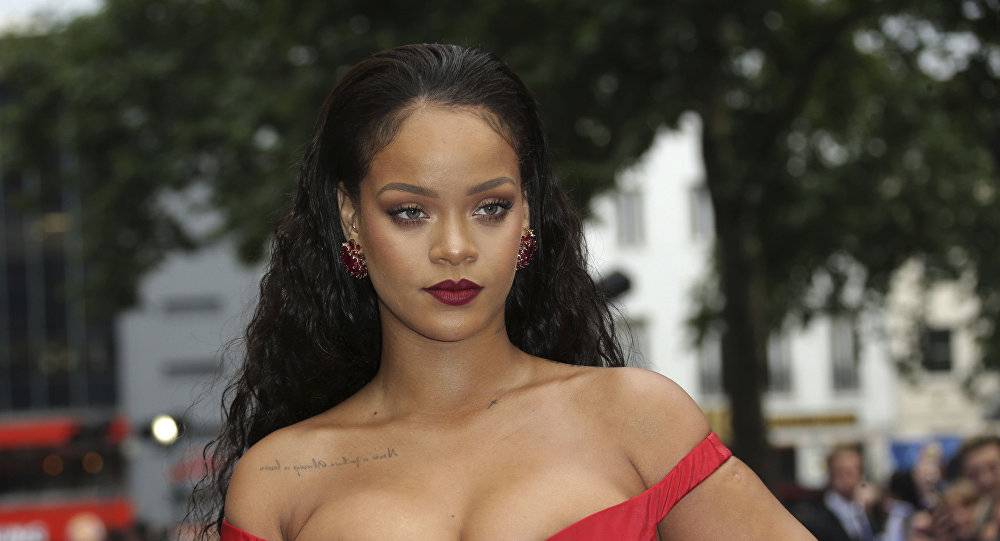 بالفيديو - ريهانا تستعد لإطلاق دار الأزياء الخاصة بها