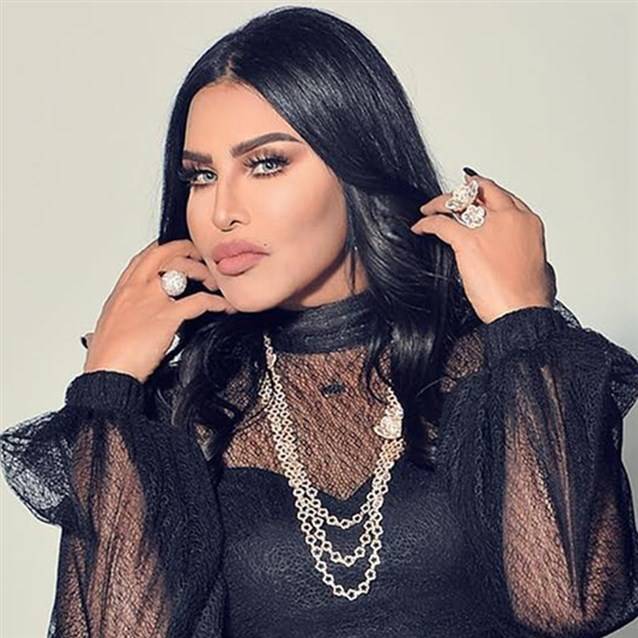 الموت يفجع أحلام... وصورها تتشح بالسواد