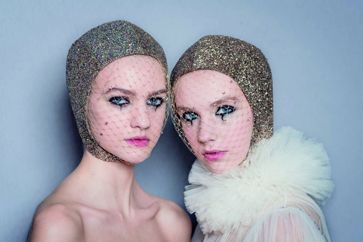 DIOR
كوليس ماكياج ديور للربيع والصيف 2019