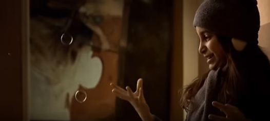 هل تتذكرون طفلة كليب بشرى 