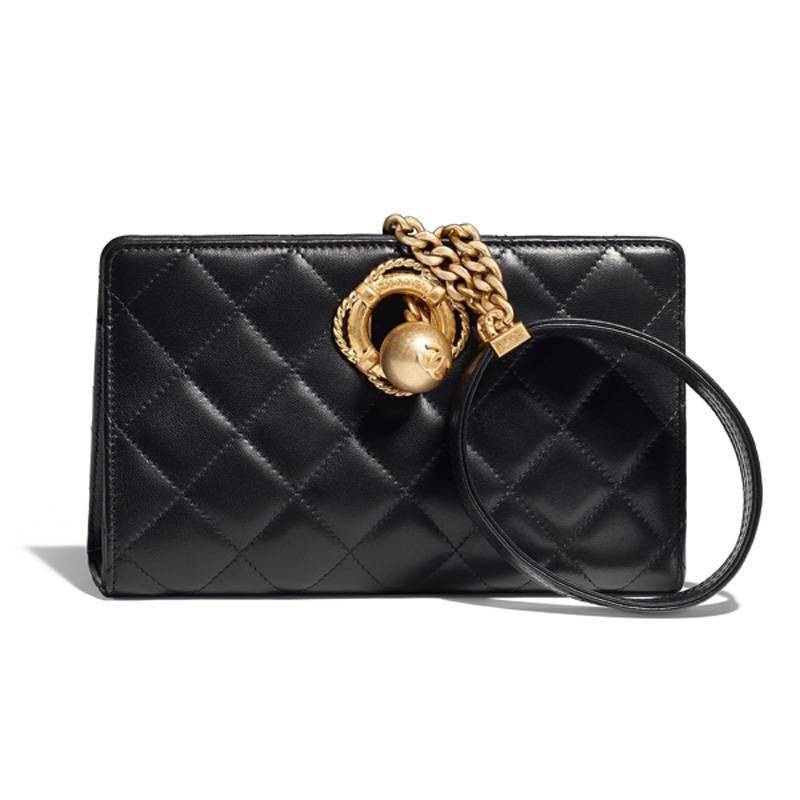 أناقة دائمة من شانيل CHANEL