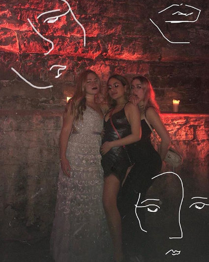 بالصور - ابنة عمرو دياب تفعلها مجدداً... وتطل بفستان قصير جداً