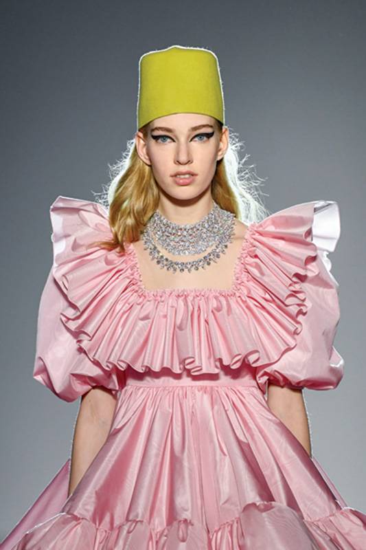 Chopard & Giambattista Valli
عندما تلتقي الخياطة المترفة بالمجوهرات الراقية