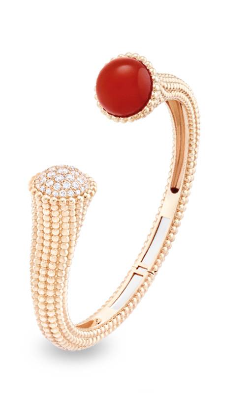 Perlée Van cleef & Arpels
لمسة رومانسية مرهفة