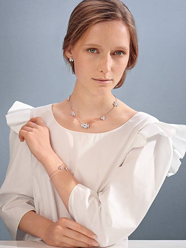 Van Cleef & Arpels
حلم ليلة ذهب