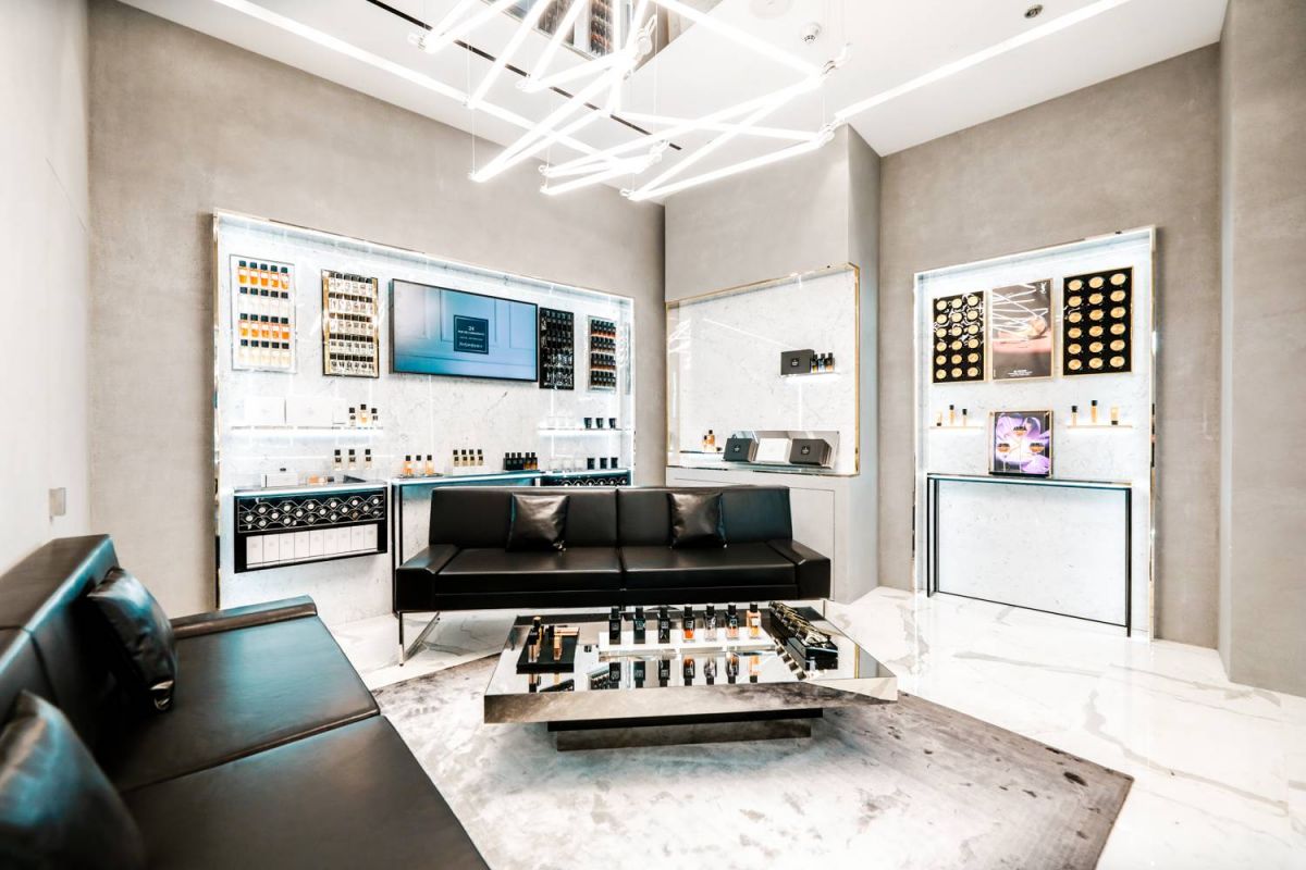 أروع وأكبر بوتيك لعلامة YSL BEAUTY في العالم... افتتحته الدار في دبي