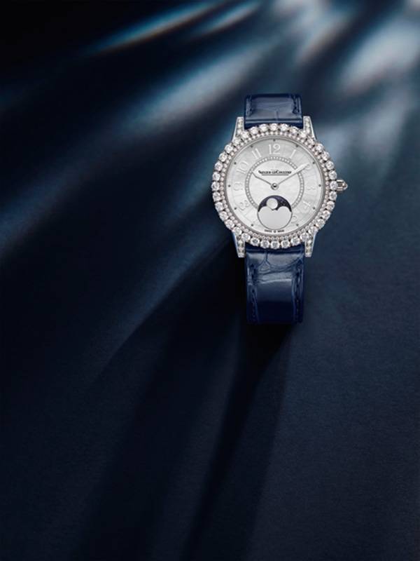 RENDEZ-VOUS NIGHT & DAY JEWELLERY
ساعة مجوهرة أنيقة من JAEGER-LECOULTRE