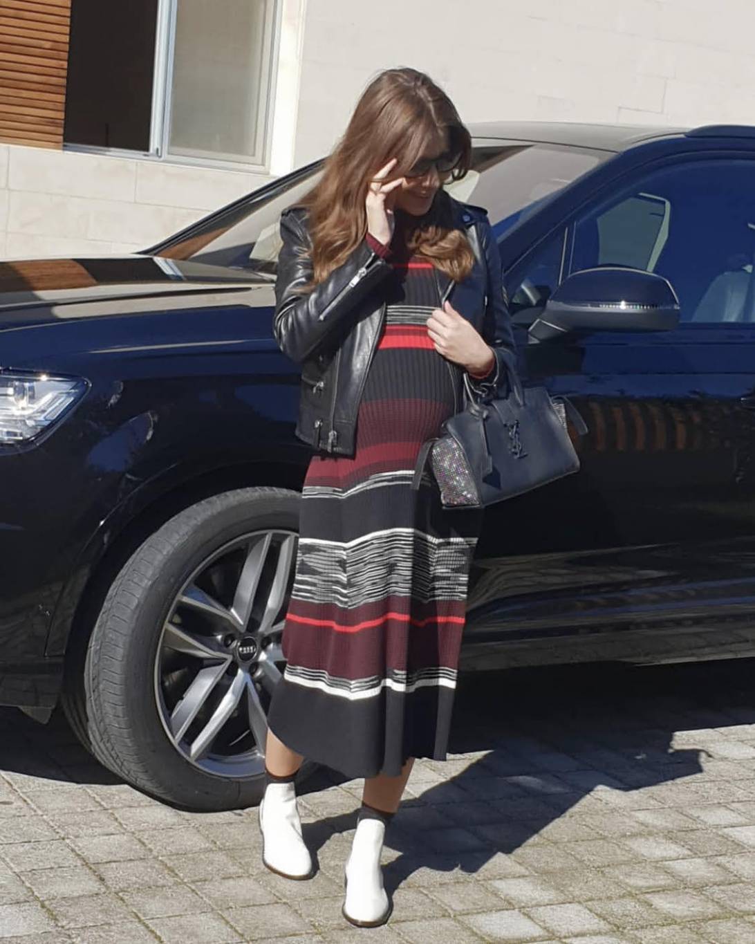 بالصور - لامرأة حامل استوحي إطلالتك من نانسي عجرم