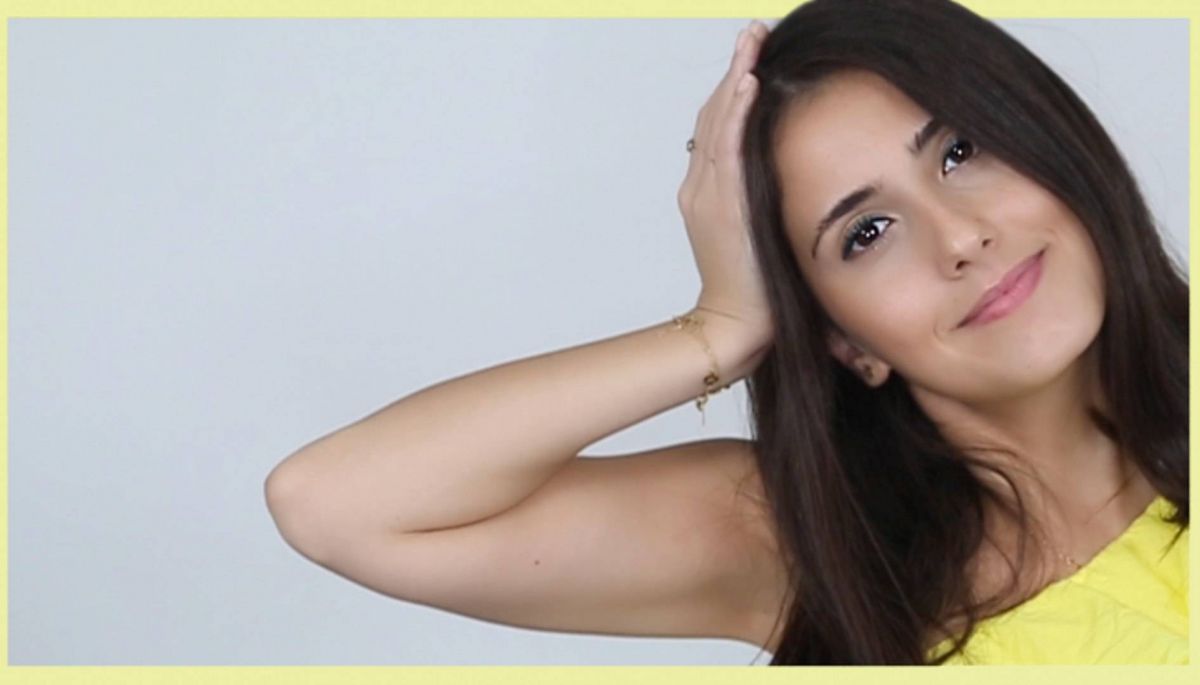 بالفيديو - 3 حركات لتتخلّصي من الذقن المزدوجة من دون عمليات التجميل