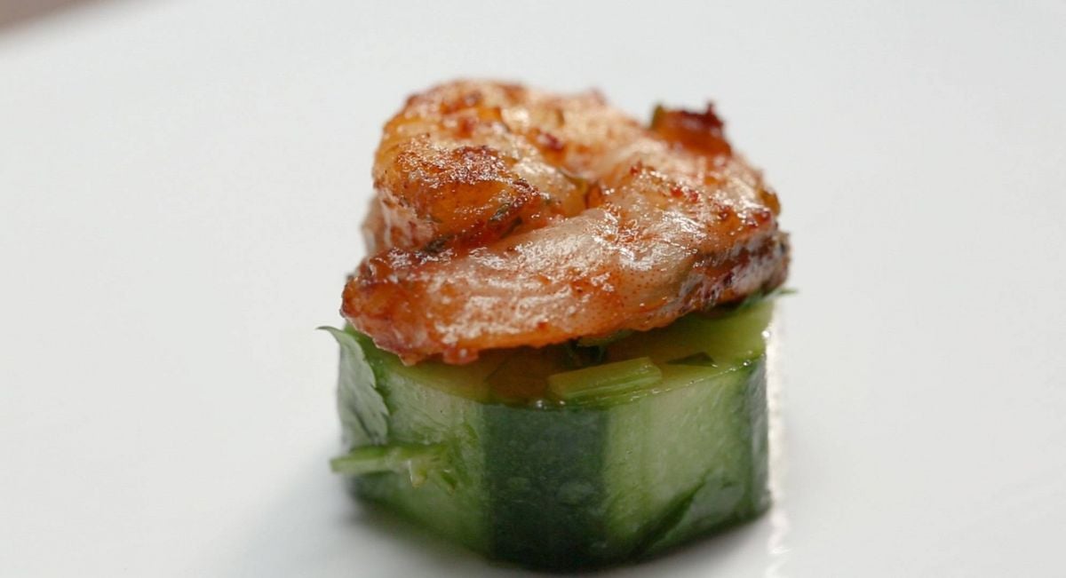 بالفيديو - طريقة عمل لقيمات الخيار البارد المقرمش بالجمبري