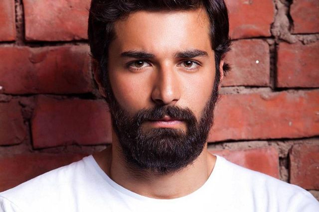 بالفيديو - أحمد حاتم يصدم الجميع بحديثه عن العلاقة بين الرجال والنساء