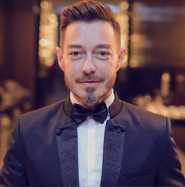 بالصورة – بعد شفائه من حادثة المسرح.. أحمد زاهر يصدم الجميع بتعرضه لحادث جديد