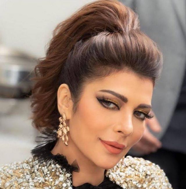 بالفيديو- شاهدوا ما فاجأ أصالة على مسرح 