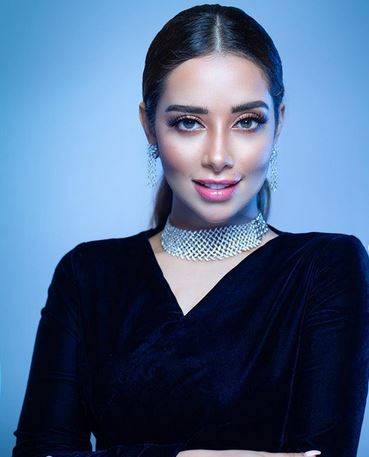 بالفيديو - بلقيس كما لم ترونها من قبل.. شاهدوا ماذا فعلت على المسرح وماذا ارتدت!؟