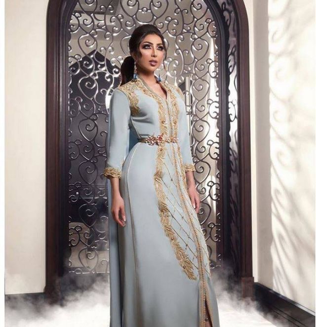 بالفيديو – دنيا بطمة بمظهر غريب جداً... ما الحركة التي فعلتها بأنفها وأثارت الاشمئزاز؟