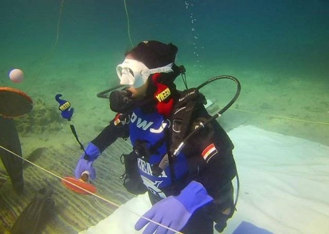 ريم أشرف تحت الماء