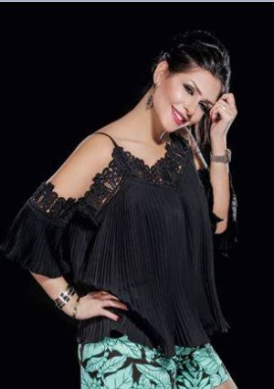 ساندي التونسية:
سخروا مني وأشاعوا أن ابنتي قبيحة