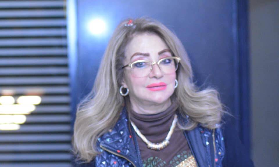 بالفيديو - بعد خلعها للحجاب.. شهيرة ترقص وتغني وتغطي شعرها بالقبعة