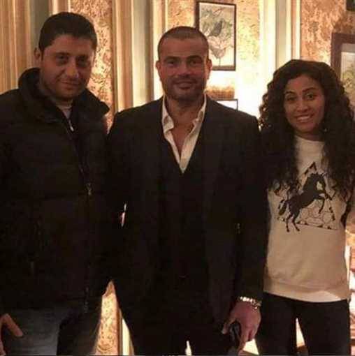 عمرو دياب يفاجئ دينا الشربيني في موقع تصوير مسلسلها الجديد