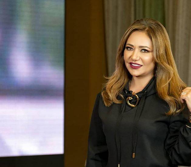 بالفيديو – أخيراً ليلى علوي تكشف جنسيتها غير المصرية... هكذا ستعرفون ممن ورثت ملامحها الأجنبية