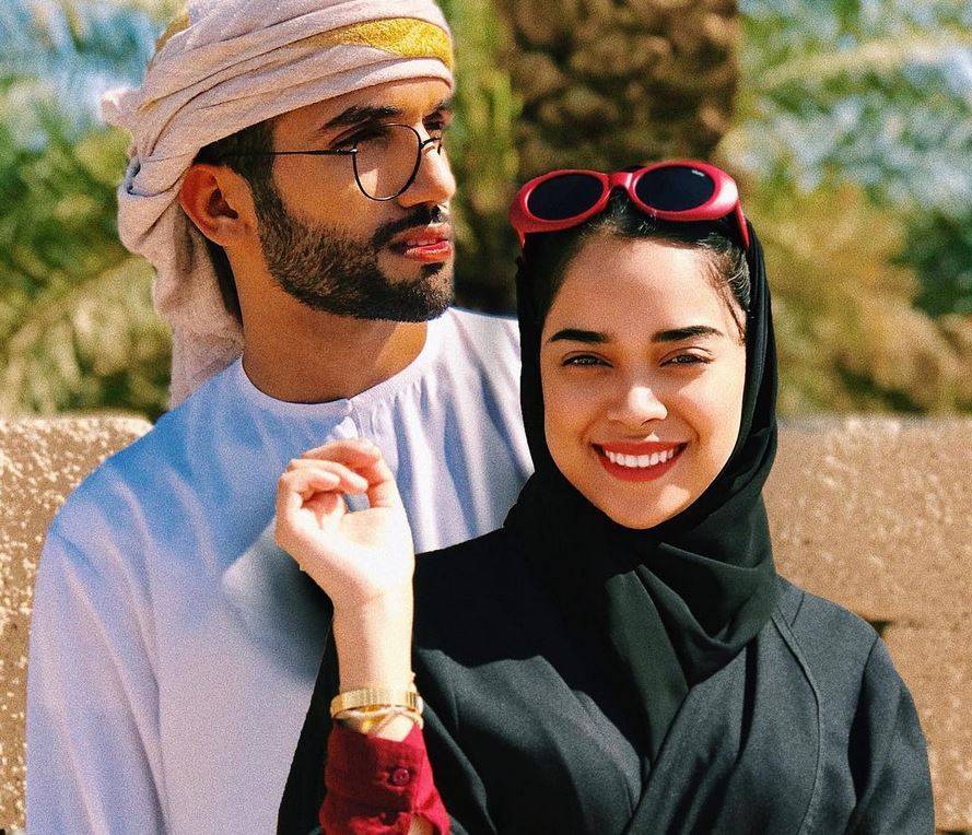 بالفيديو - مشاعل الشحي وزوجها يشعلان موجة غضب بحركاتهما... قبلة وعضّ وماذا بعد؟