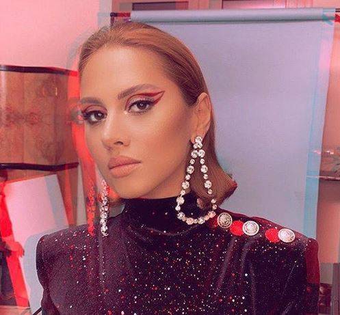 بالفيديو - ياسمين رئيس ترقص وتغني.. شاهدوها كيف تبدو بالشعر الطويل