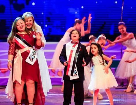 يسرا تؤدي أغنية أنت قدها في الاحتفال بذوي القدرات الخاصة