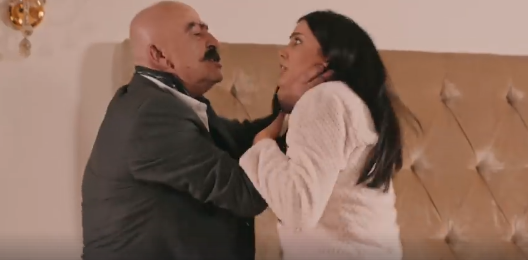 بالفيديو - سلّوم حداد يخنق آن ماري سلامة.. وطوني عيسى وفادي اندراوس يشهران الأسلحة