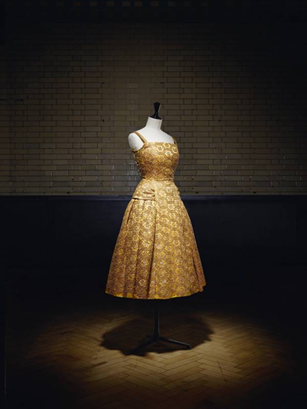 DIOR V&A Pérou short evenin