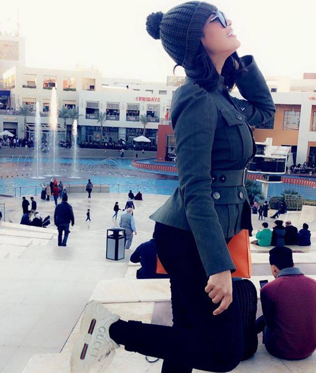 بالصورة – فنانة خليجية تطل بأسلوب كيم كرداشيان... والانتقادات تصل إلى حدّ الشتائم