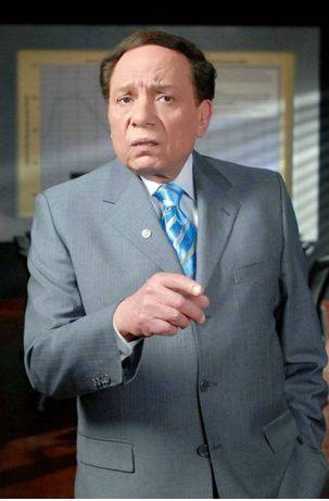 بالفيديو - مؤلف شهير يعترف: اعتزلت السينما بسبب عادل إمام!