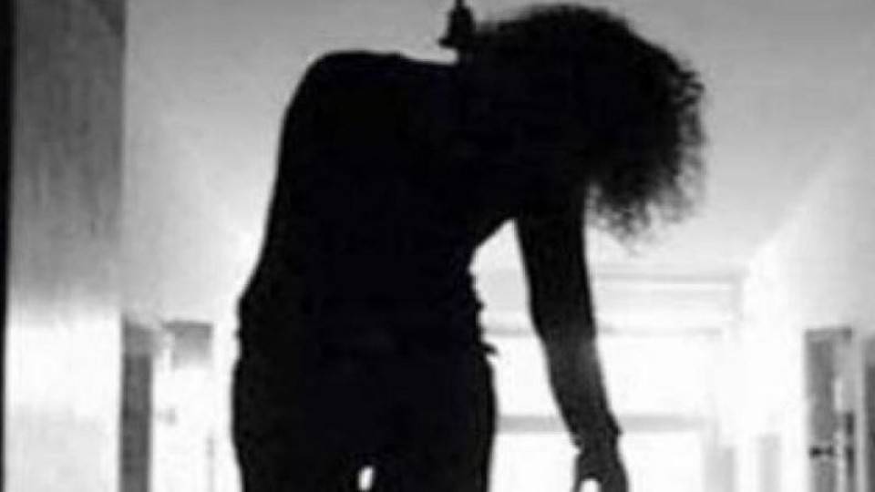 فاجعة - انتحار نجمة بسبب علاقتها الغرامية