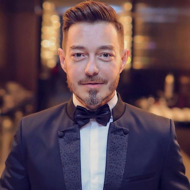 بعد تهشم سيارته - هل يعاني أحمد زاهر من اصابات خطيرة؟