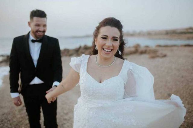 اسما شريف منير مع زوجها