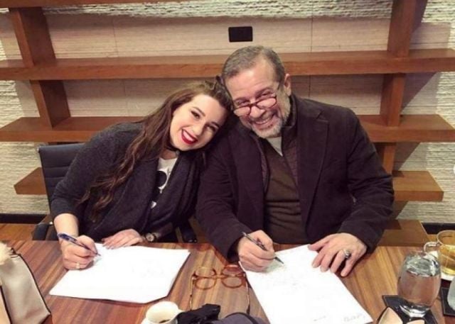 اسما مع والدها شريف منير