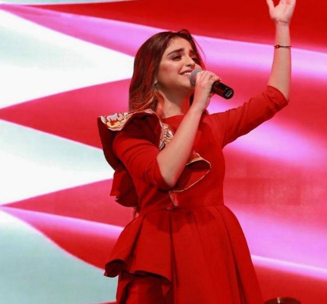 بالفيديو – حلا الترك في موقف محرج بسبب تذكيرها بعيب في شكلها... شاهدوا كيف أخجلها ذلك وأزعجها