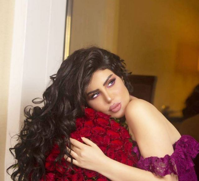 بالفيديو –حليمة بولند تثير الغضب بتصويرها جزءًا عارياً من جسمها... لهذا قالوا 